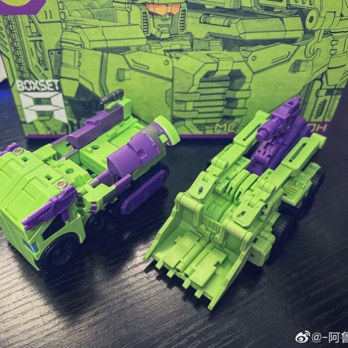Transformers toys Lucky Cat MC-02 Devastator - Image 9