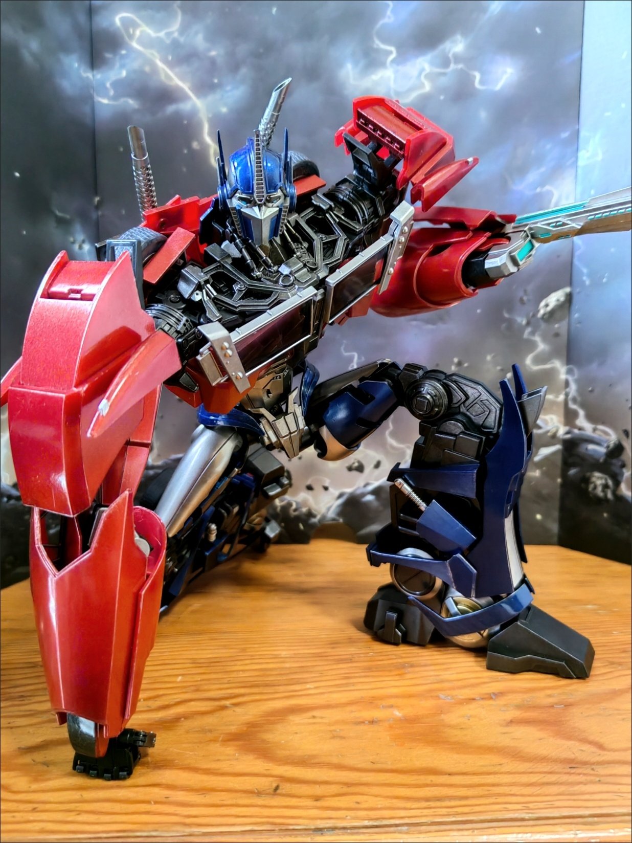Action Figure Iron Warrior IW-07 Leader DLX Optimus Prime