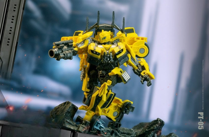 Transformers toys PanguToys PT-05 Fury Bee Bumblebee