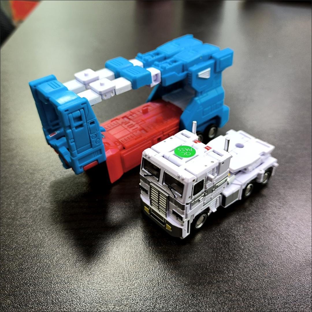 Transformers toys NewAge H27WEX Ultra Magnus