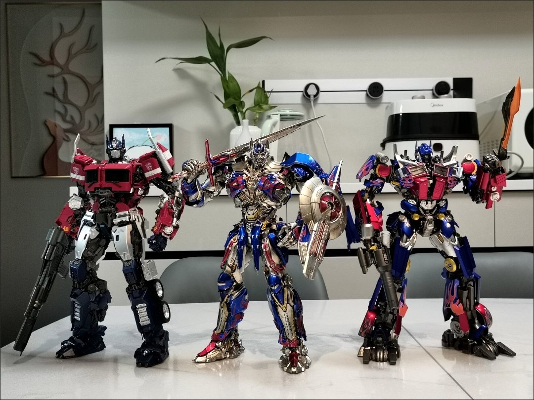 Action Figures Threezero The Last Knight DLX Optimus Prime