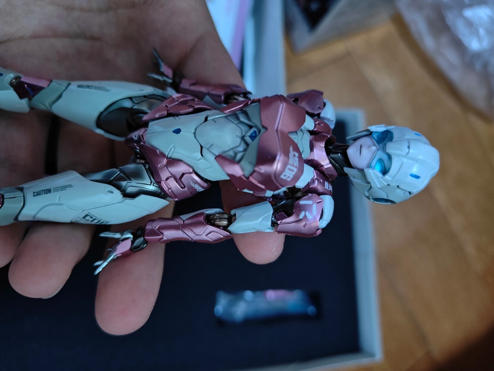 Action Figure Sen-Ti-Nel Arcee white and powder color version