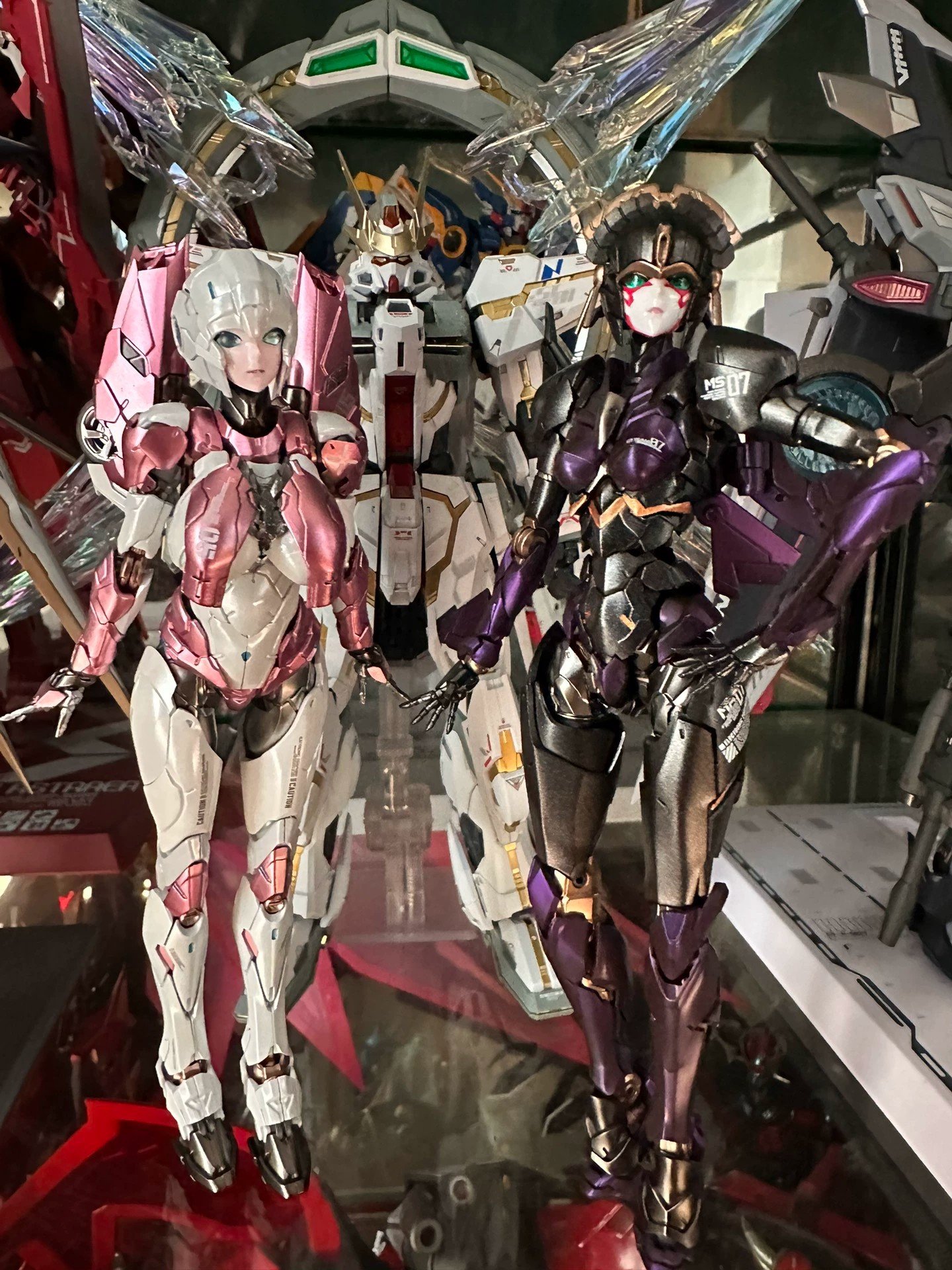 Action Figure Sen-Ti-Nel Arcee white and powder color version