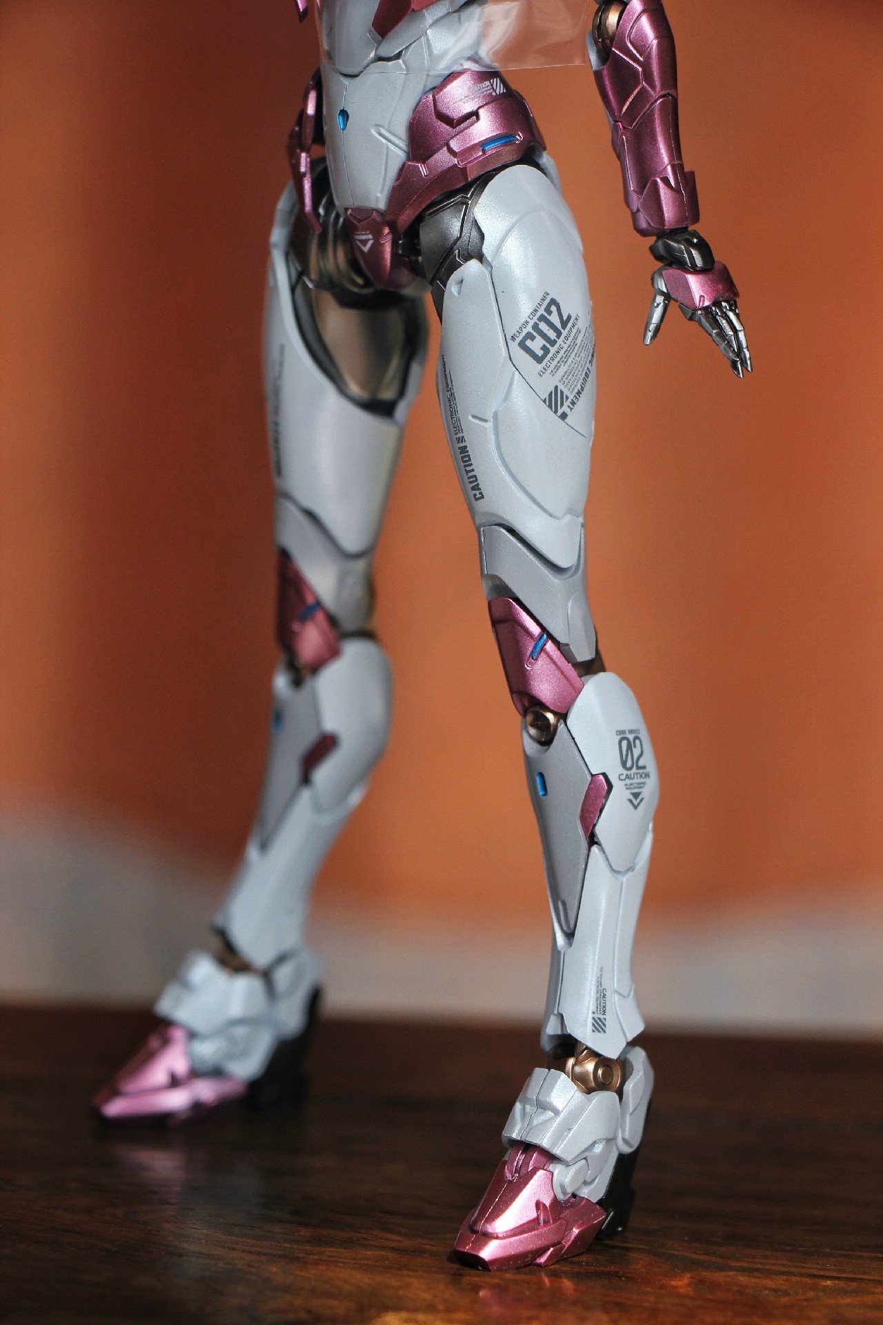 Action Figure Sen-Ti-Nel Arcee white and powder color version