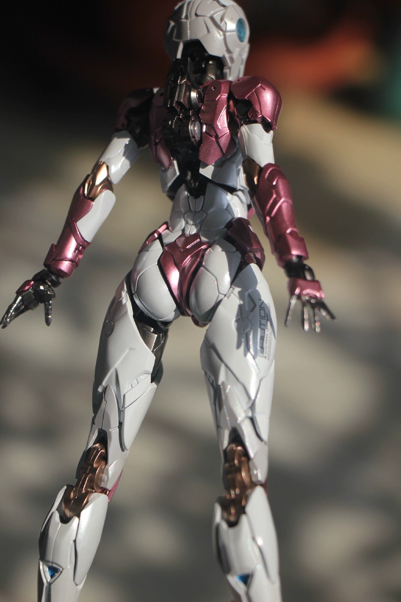 Action Figure Sen-Ti-Nel Arcee white and powder color version